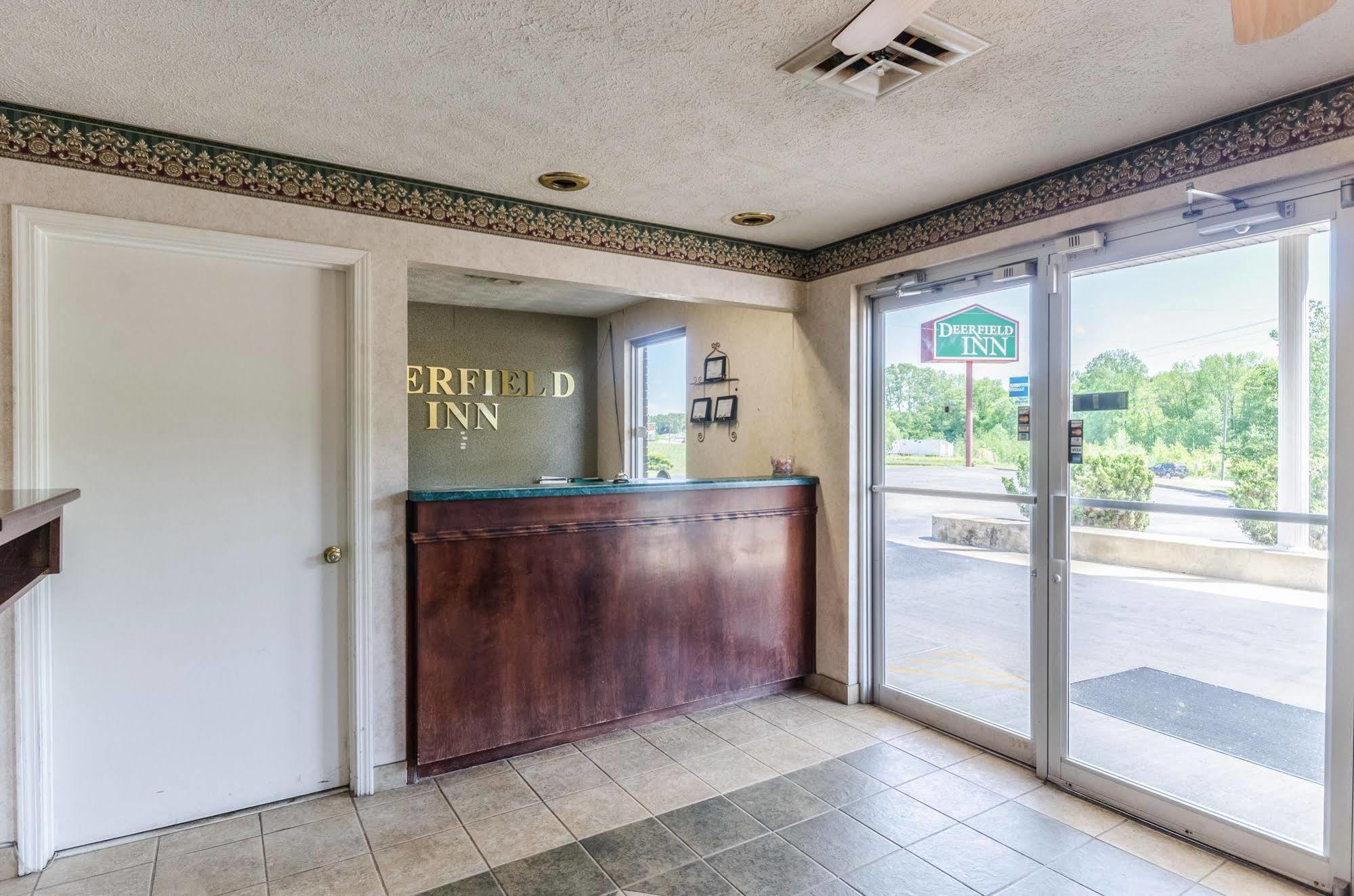 Deerfield Inn Parsons エクステリア 写真