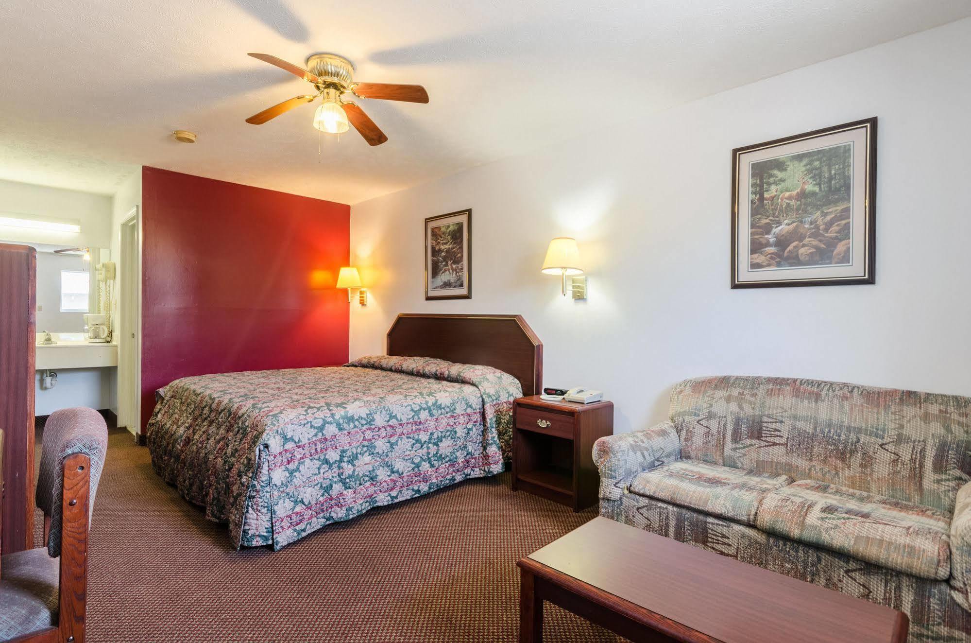 Deerfield Inn Parsons エクステリア 写真