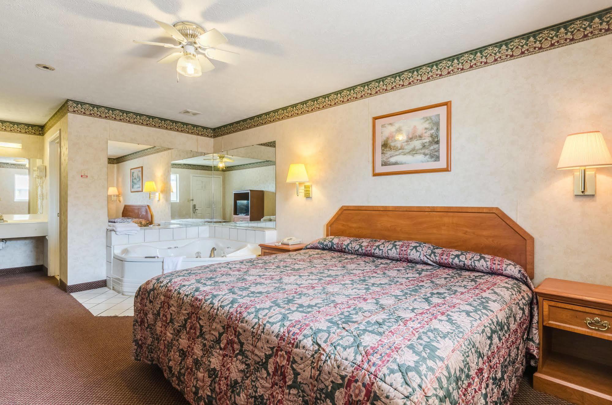 Deerfield Inn Parsons エクステリア 写真