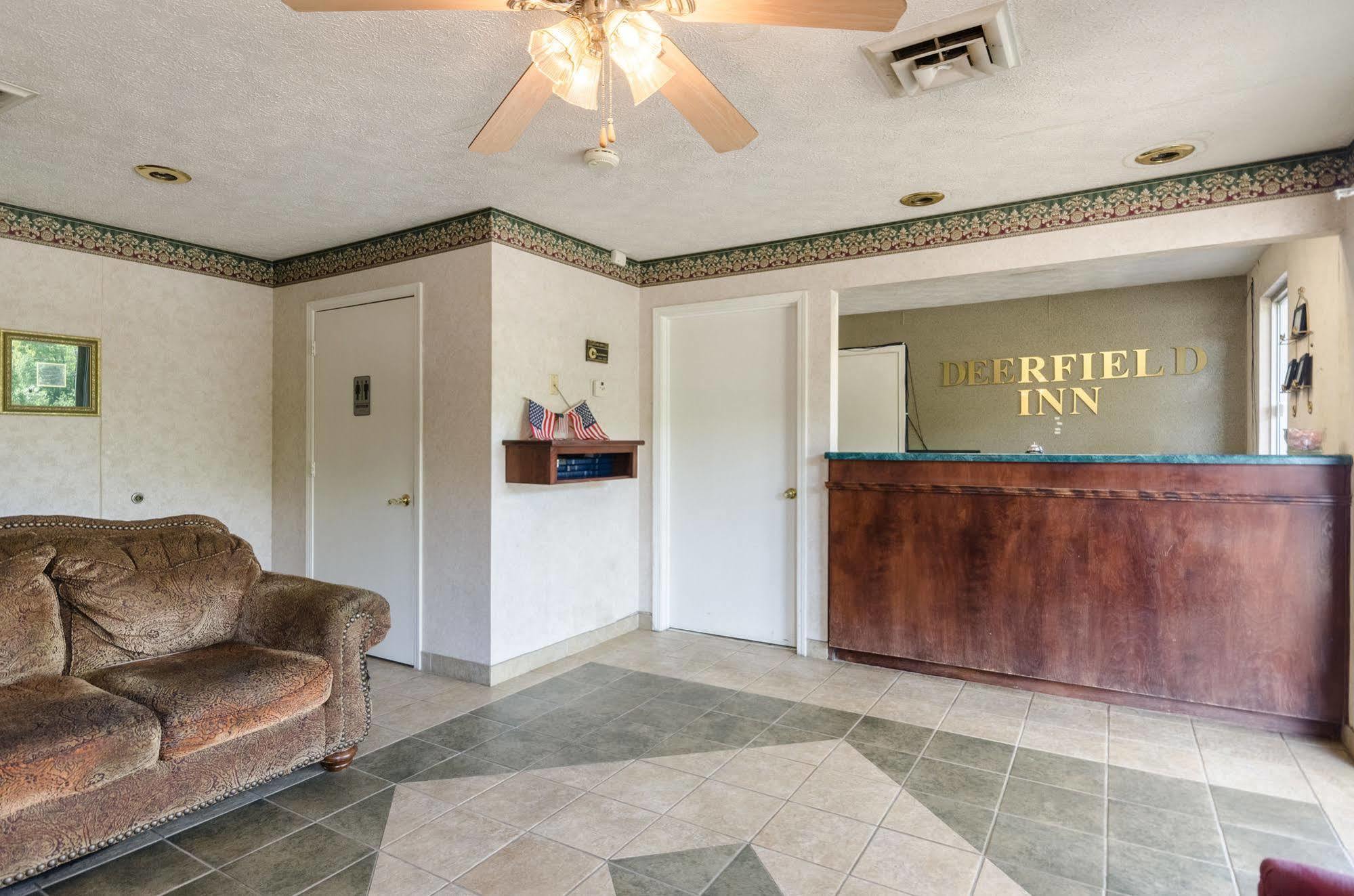 Deerfield Inn Parsons エクステリア 写真